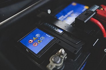 Čína je zase napřed. Její železná baterie má energii na 16 let a je 80× levnější než lithium