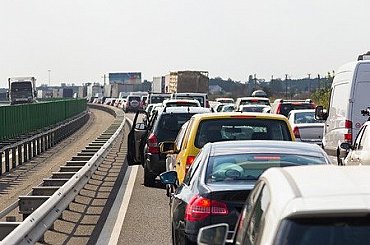 Další tichý start robotaxi. Po Londýně jezdí vozy Wayve, zatím s řidičem