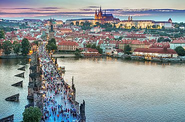 Přestavba bývalé Vinohradské vodárny na vzdělávací centrum je v polovině