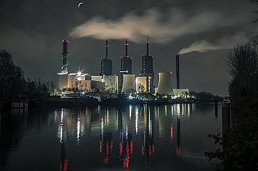České paroplynové elektrárny poskytují zálohu Polsku a vydělávají, i když nevyrábějí. Stabilitu tamní sítě mají jistit i jaderné Dukovany
