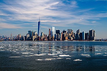 Další milník pro autonomní vozy. Na řadě je New York, kde se robotaxi budou muset vyhýbat i rikšům