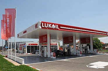 Boj o aktiva Lukoilu vrcholí. Obří majetek zřejmě získají Saúdové