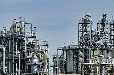 Ceny ropy rostou, protože OPEC+ zachoval tempo zvyšování těžby