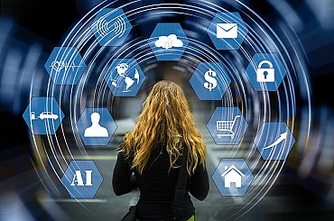 Švýcaři za státní peníze vytvořili konkurenci pro OpenAI či Metu. Použili stroj vyrobený v Kutné Hoře