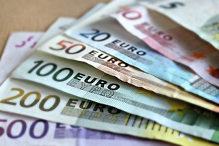 Čistá energie vítězí. Investice do ní letos dosáhnou rekordních 2,2 bilionu dolarů